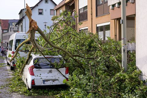 Unwetter richteten vergangenes Jahr deutlich weniger Schäden an Autos in Hessen an. (Archivbild) Foto: Jonas Kießling/Wiesbaden1