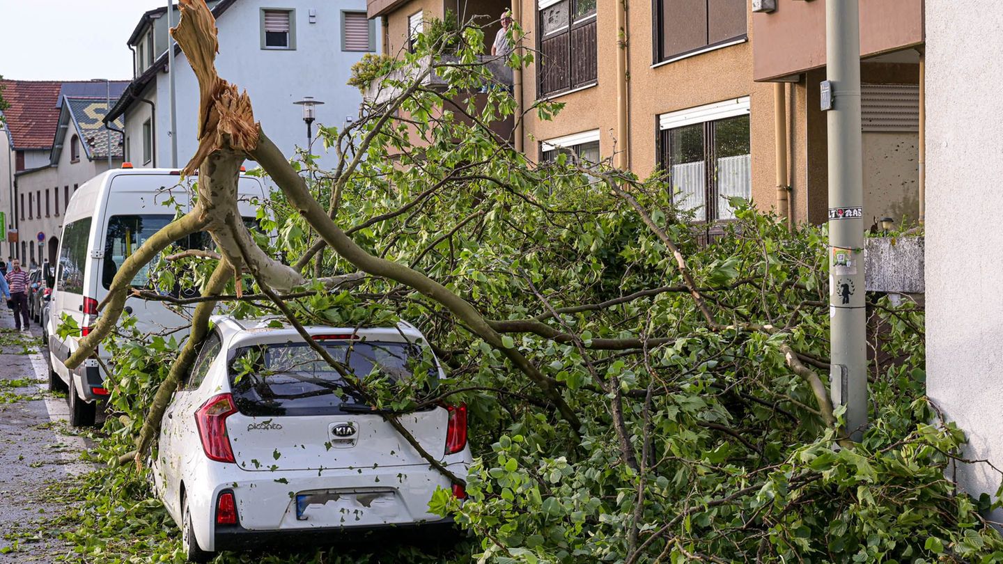 Unwetter richteten vergangenes Jahr deutlich weniger Schäden an Autos in Hessen an. (Archivbild) Foto: Jonas Kießling/Wiesbaden1