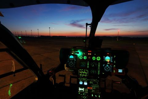 Flüge bei Dunkelheit sind eine besondere Herausforderung. Deshalb übt die Bundespolizei sie in den kommenden Nächten. Foto: Bund