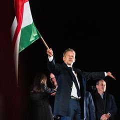 Machtwechsel in Ungarn: Der ungarische Oppositionsführer Péter Magyar errang einen klaren Wahlsieg