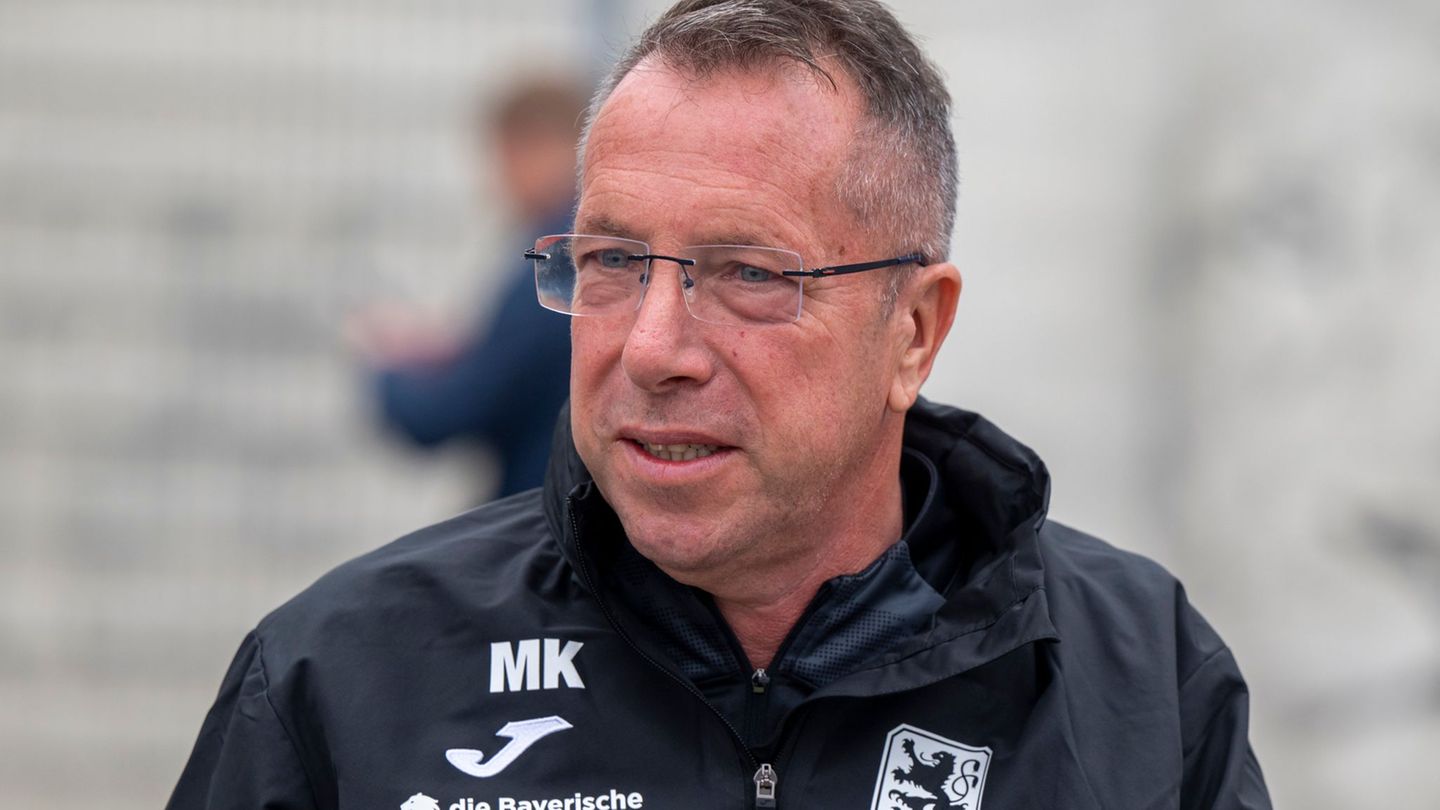 Trainer Markus Kauczinski wartet seit fünf Spielen auf einen Sieg. (Archivbild) Foto: Peter Kneffel/dpa