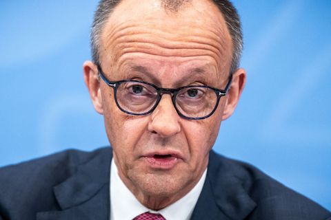 Bundeskanzler Friedrich Merz (CDU) kündigt eine große Gesundheitsreform an. Foto: Michael Kappeler/dpa