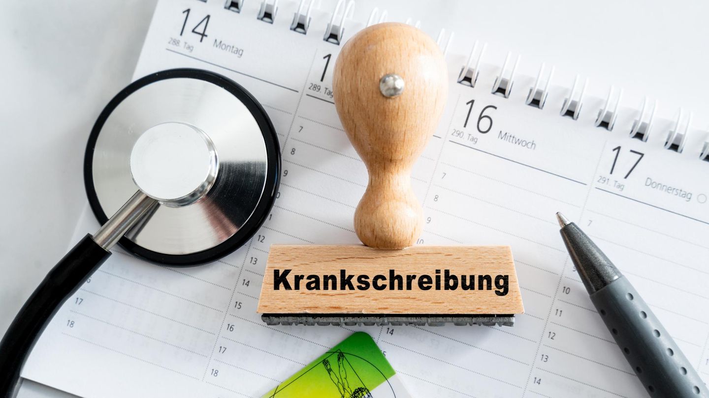 Aus CDU und CSU sei vorgeschlagen worden, die Lohnfortzahlung im Krankheitsfall zu reduzieren, heißt es