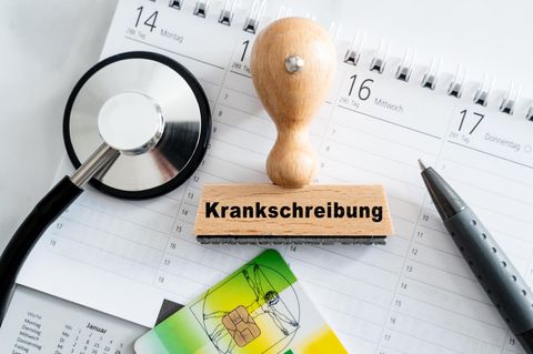 Aus CDU und CSU sei vorgeschlagen worden, die Lohnfortzahlung im Krankheitsfall zu reduzieren, heißt es