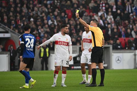Kassierte eine Gelbsperre: Stuttgarts Deniz Undav (M.). Foto: Marijan Murat/dpa