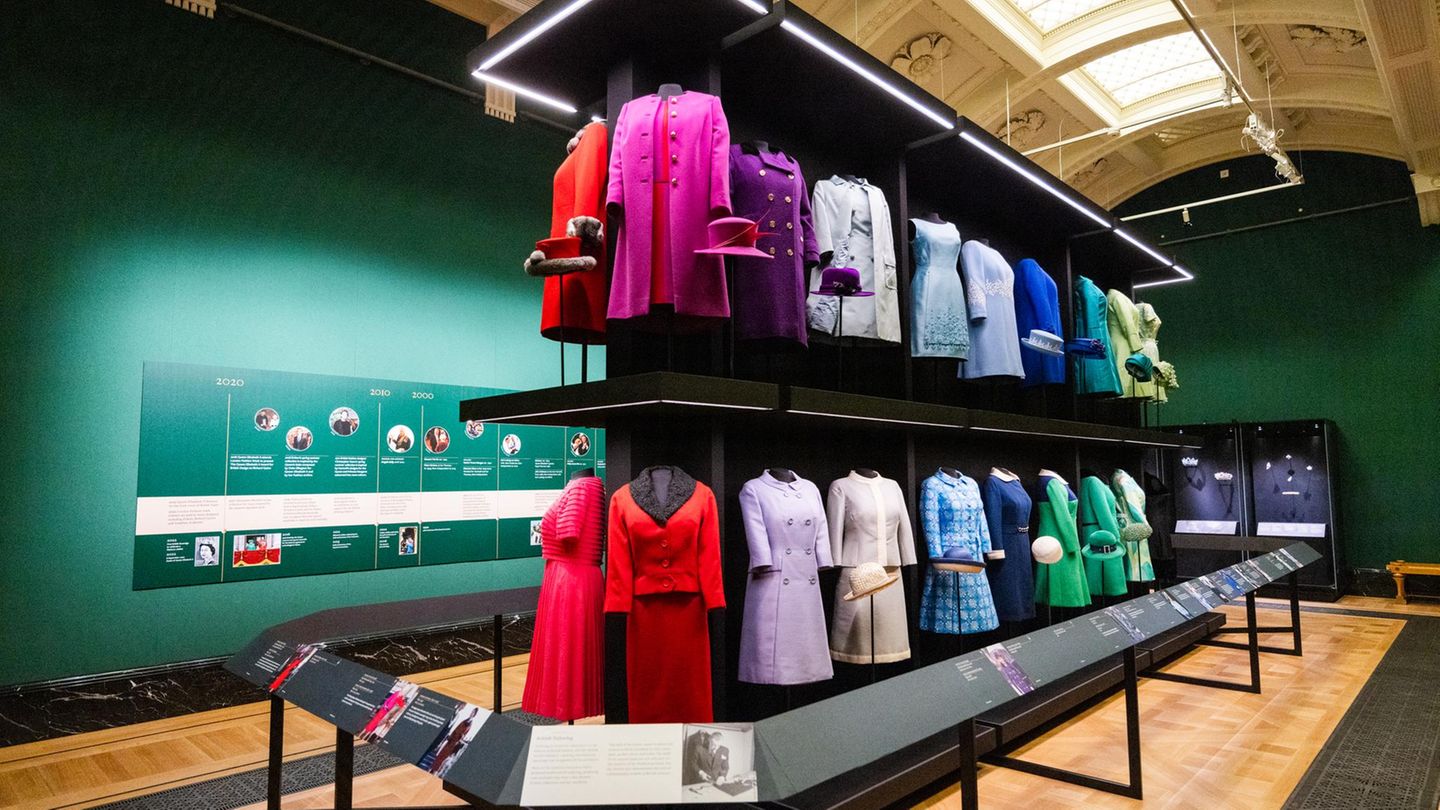 Ausstellung in London: "Queen Elizabeth II: Her Life in Style"