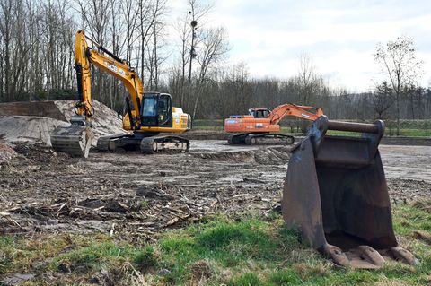 Die Region kämpft seit Bekanntwerden des Skandals mit den Folgen. So musste etwa PFC-verseuchter Boden abgetragen werden. (Archi