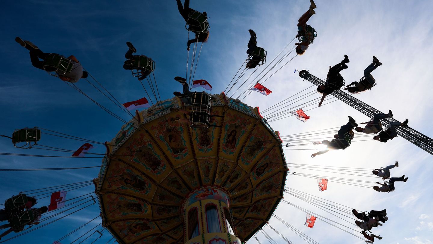 Der Besuch auf dem Rummel am Neckar-Ufer könnte sich - auch finanziell - für Familien besonders an den drei Familien-Mittwochsta