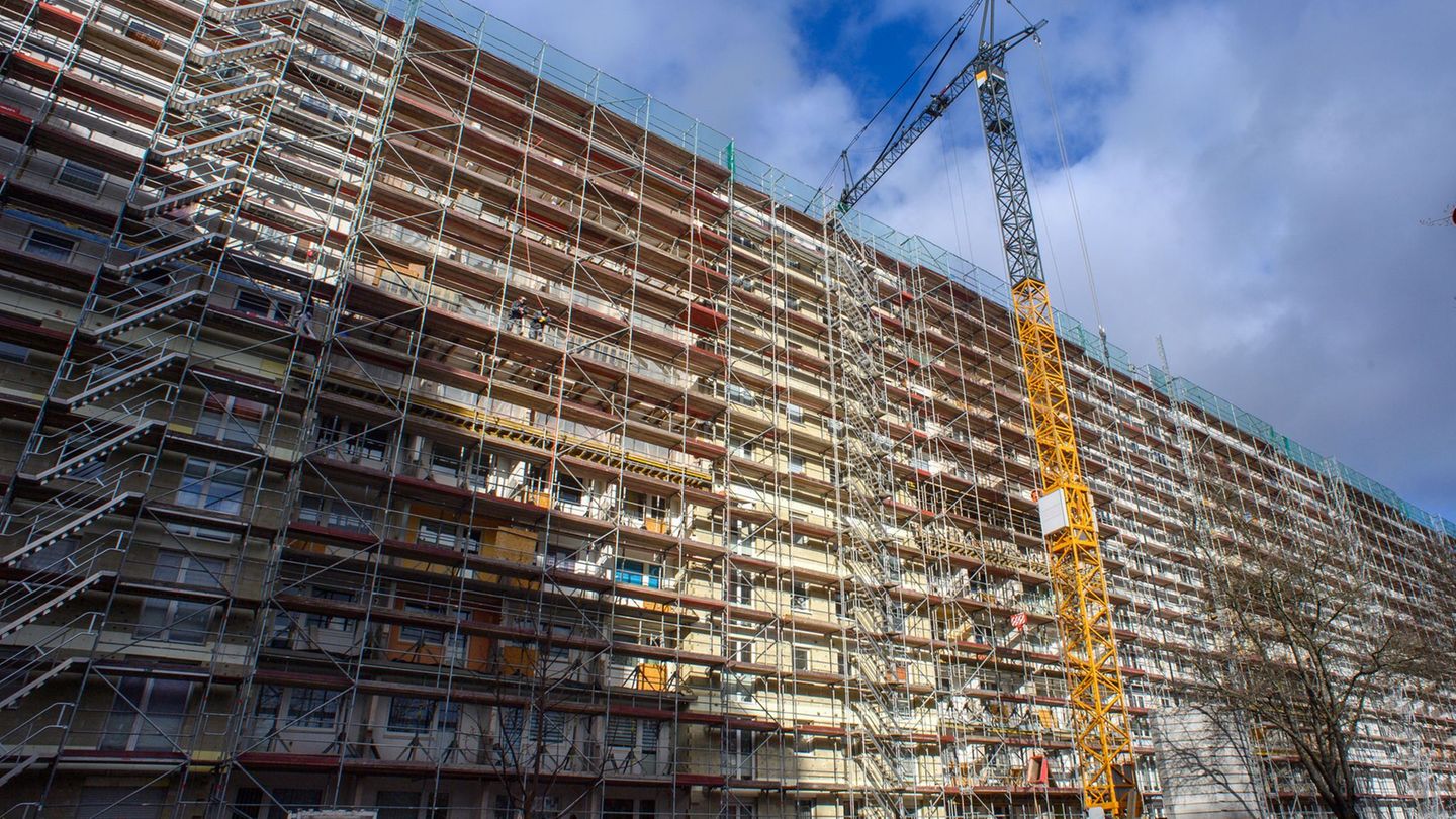 Der Wohnungsbau geht in Sachsen-Anhalt zurück. (Symbolbild) Foto: Klaus-Dietmar Gabbert/dpa-Zentralbild/dpa