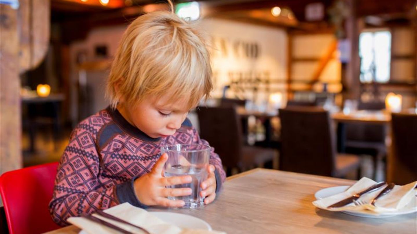 So erzieht die Welt: Warum norwegische Kinder im Restaurant leise sind