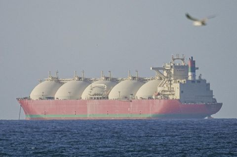 Ein Gastanker liegt vor der Küste des Oman Iran beendet Hormus-Blockade