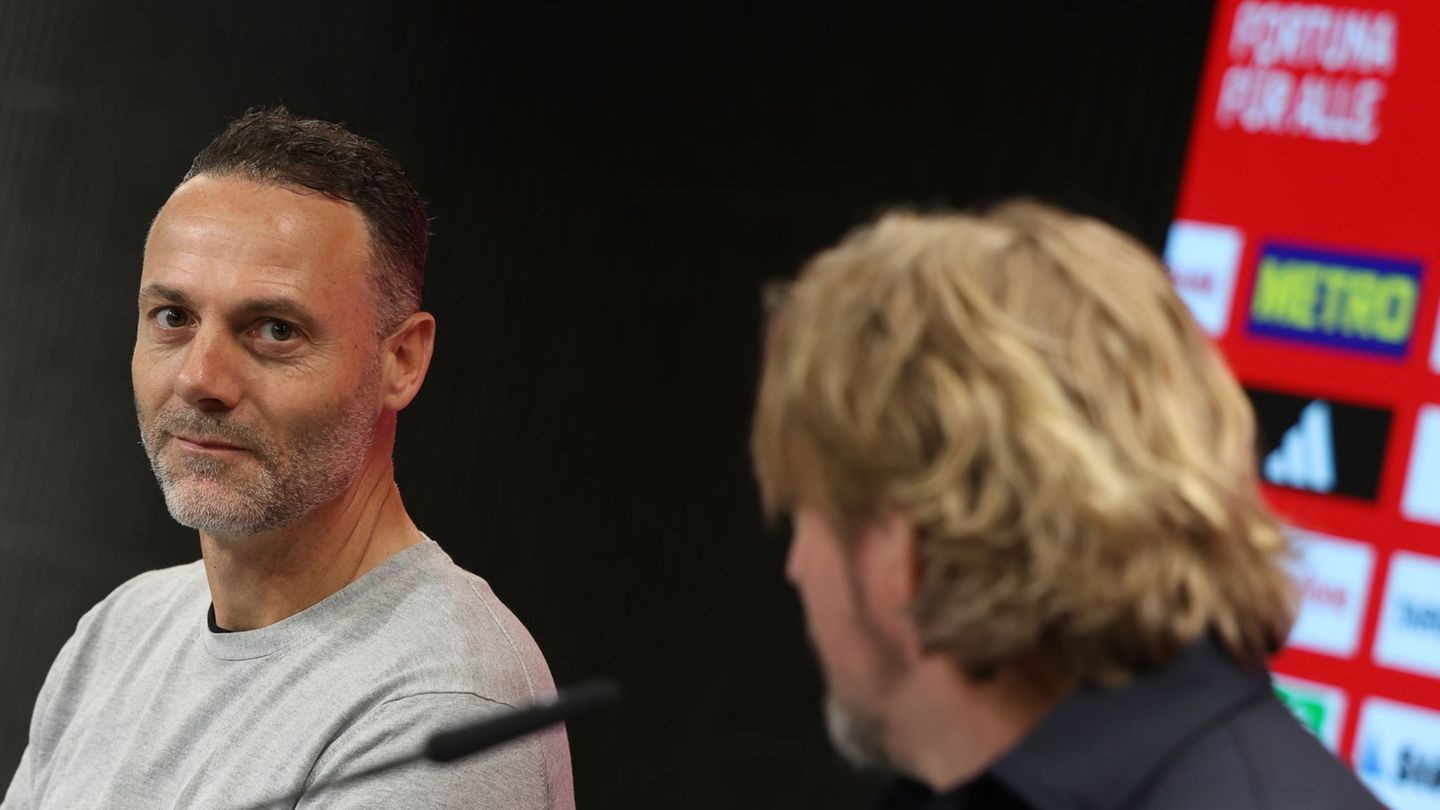 Neuer Trainer Alexander Ende (l) soll für Fortuna Düsseldorf mehr als eine kurzfristige Lösung sein. Foto: Christoph Reichwein/d