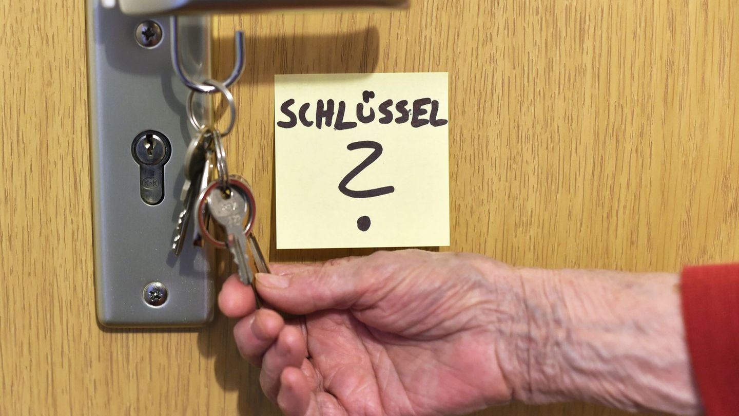 Die Zahl der Demenzkranken in Hamburg wird nach einer Prognose der Barmer Krankenkasse bis 2040 um rund 20 Prozent steigen. (Sym