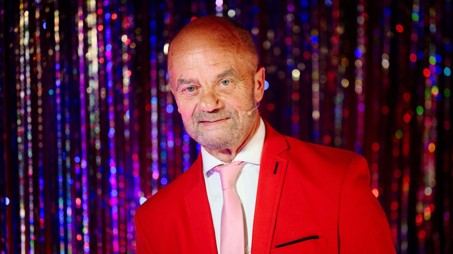 Das Kiez-Urgestein bekommt nun auch einen Stern auf der Hamburger Reeperbahn. (Archivbild) Foto: Gregor Fischer/dpa