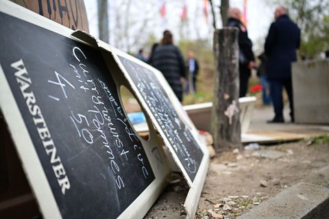 Der Bezirk Neukölln will illegal abgeladenen Müll nicht hinnehmen. Foto: Sebastian Christoph Gollnow/dpa