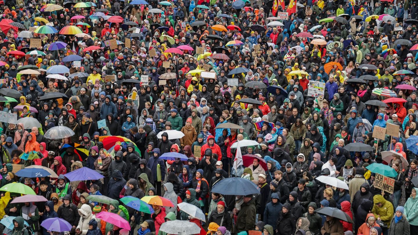 Zuwanderung: IW-Prognose: Bevölkerung Deutschlands schrumpft wieder