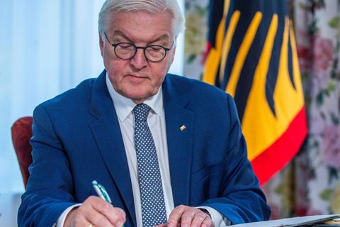 Auch Bundespräsident Steinmeier interessiert sich für den gestrandeten Wal