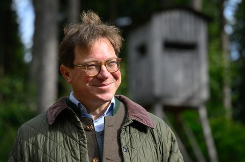 Landwirtschaftsminister Georg-Ludwig von Breitenbuch (CDU) freut sich über immer mehr umweltbewusste Landwirte. (Archivbild) Fot