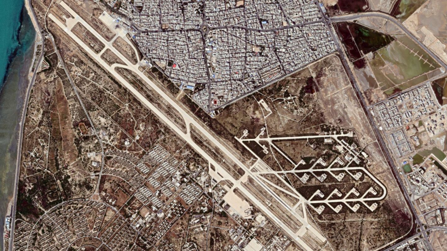 Satellitenaufnahme des Flughafens von Buschehr