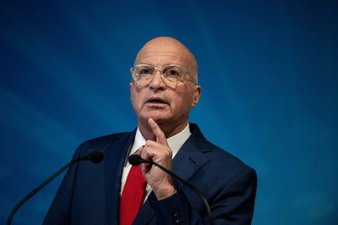 Der frühere Bundeswehroberst Rüdiger Lucassen tritt nach langen internen Querelen von seinem Amt als verteidigungspolitischer Sp