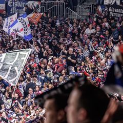 Die Eisbären spielten am Sonntag in Berlin gegen die Kölner. (Archivbild) Foto: Andreas Gora/dpa