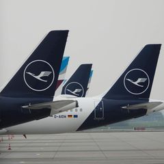 Flugzeuge der Lufthansa und von Eurowings am Boden