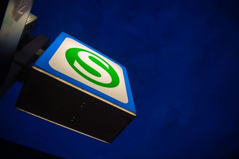 Auf den Strecken der Münchner S-Bahn brauchen die Menschen aktuell viel Geduld. (Symbolbild) Foto: Lino Mirgeler/dpa