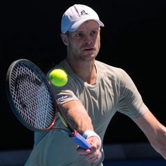 Yannick Hanfmann ist in München in Runde eins ausgeschieden. (Archivbild) Foto: Dita Alangkara/AP/dpa