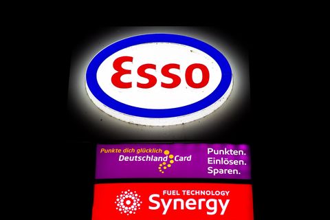 Bertelsmann will das Deutschland-Card Rabattprogramm einstellen, dessen Nutzerinnen und Nutzer unter anderem bei Esso Punkte sam