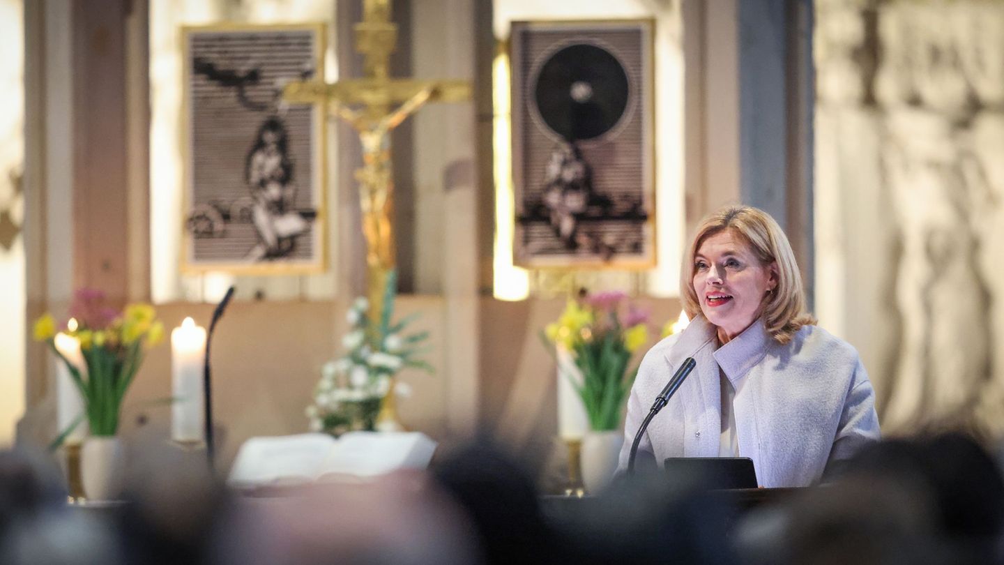 Domlesung in Magdeburg: Klöckner warnt vor Verrohung: Würde als Maßstab der Politik