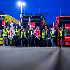 Ende Februar streikten Beschäftige des öffentlichen Personennahverkehrs in MV landesweit. (Archivbild) Foto: Jens Büttner/dpa