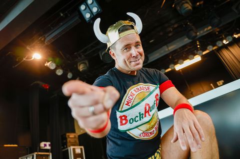 20 Jahre Partysänger: Lorenz Büffel. Foto: Thomas Banneyer/dpa