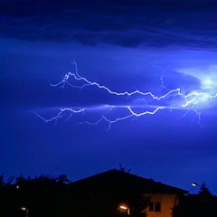 In einer Statistik zu Blitzeinschlägen lag der Landkreis Schaumburg im vergangenen Jahr in Niedersachsen vorn. (Symbolbild) Foto