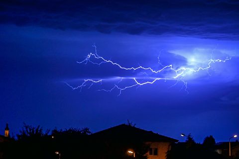 In einer Statistik zu Blitzeinschlägen lag der Landkreis Schaumburg im vergangenen Jahr in Niedersachsen vorn. (Symbolbild) Foto