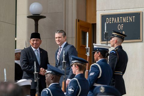 Die USA und Indonesien wollen künftig noch enger zusammenarbeiten. Foto: Kevin Wolf/AP/dpa