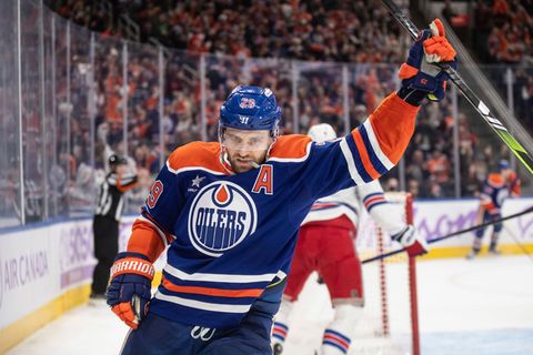 Leon Draisaitl stand mit den Oilers in den vergangenen beiden Jahren im Finale um den Stanley Cup. (Archivbild) Foto: Jason Fran