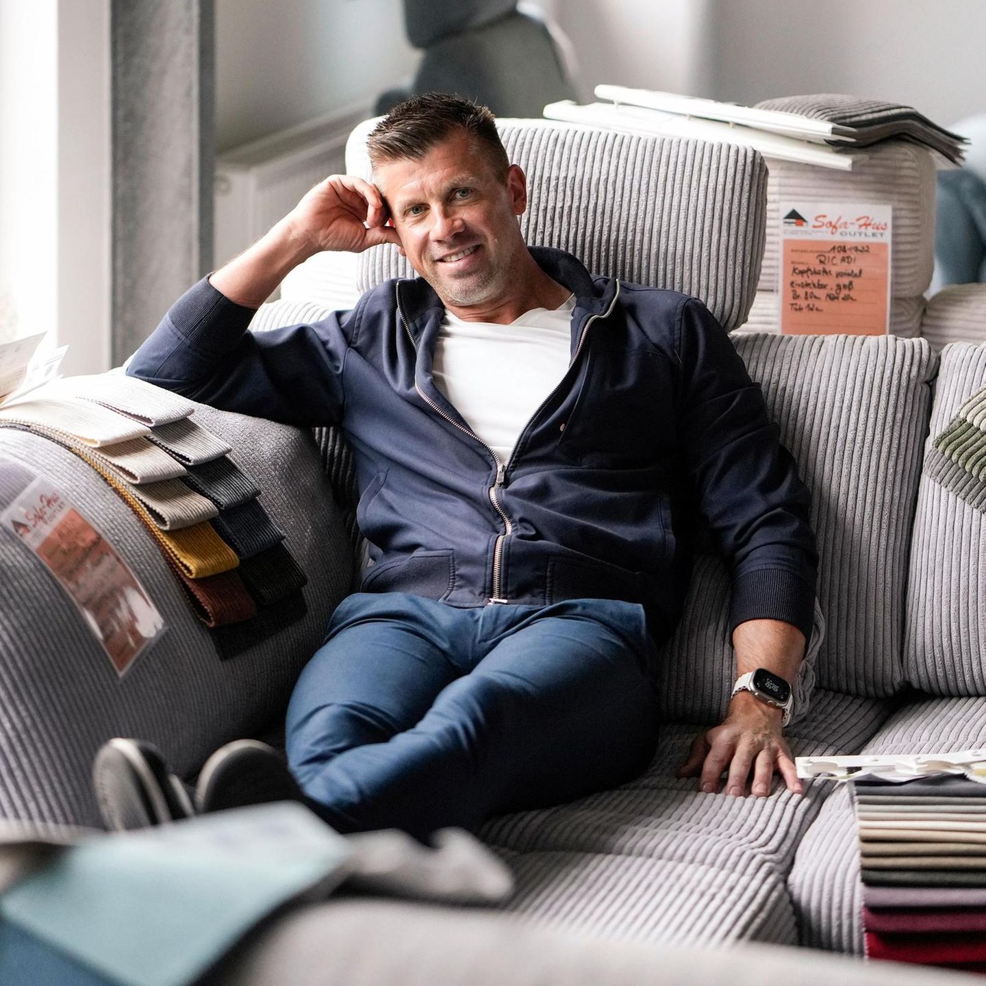 Thomas Rupprath, 49, in seinem Sofageschäft in Rostock