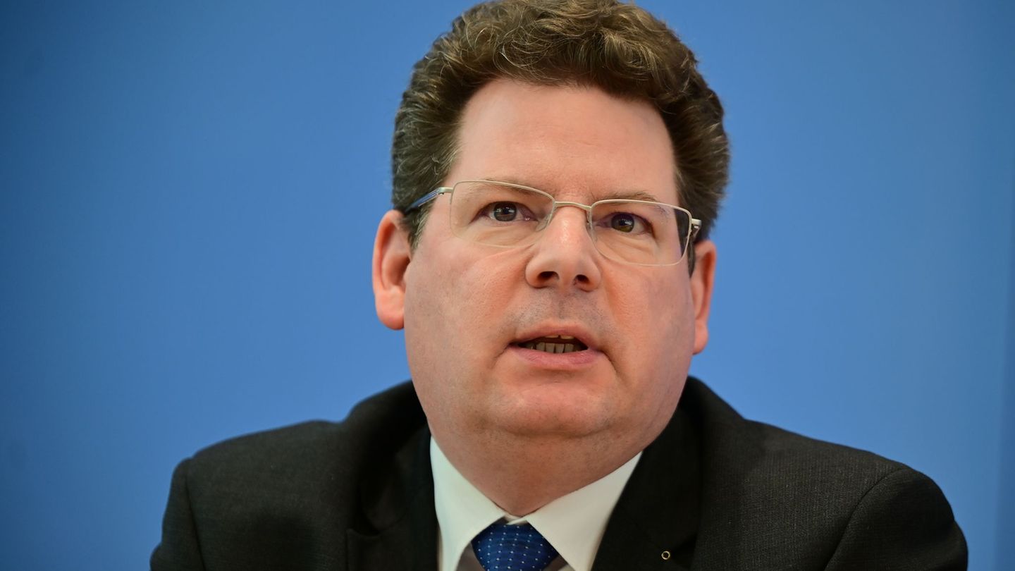 Entlastungspaket: IWH-Vize kritisiert Entlastungspaket: "zum Kopfschütteln"