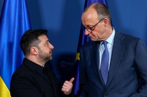 Es sind die ersten deutsch-ukrainischen Regierungskonsultationen seit langem. (Archivbild) Foto: Michaela Stache/AFP POOL/dpa