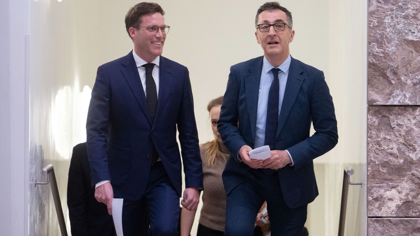 Wollen über eine gemeinsame Regierungskoalition verhandeln: CDU-Landeschef Manuel Hagel und Grünen-Frontmann Cem Özdemir. (Archi