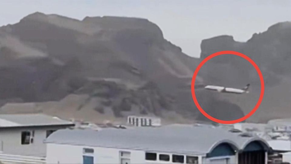 Pilot dreht mit Passagier-Boeing illegale Ehrenrunde über Heimatort