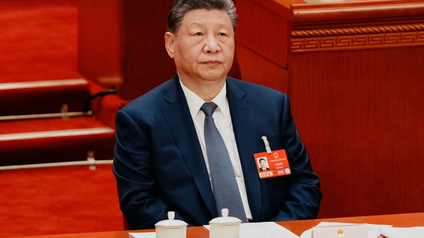 Chinas Präsident Xi Jinping kündigt "konstruktive Rolle" bei Friedensbemühungen an