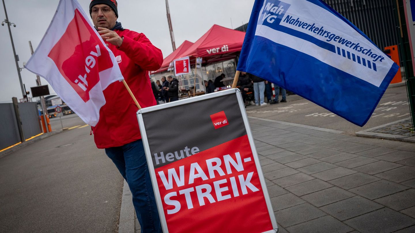 In München und anderen bayerischen Städten streikten Mitarbeiter im Fahrdienst. Foto: Peter Kneffel/dpa