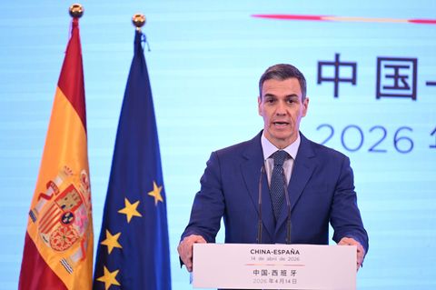 Sánchez wies in China die Kritik an der Maßnahme zurück. Foto: Johannes Neudecker/dpa