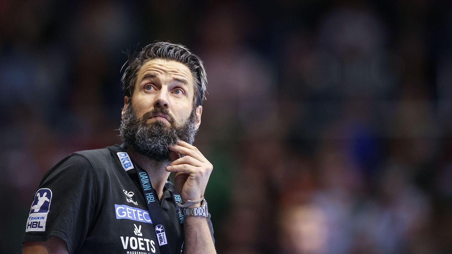 Magdeburgs Trainer Bennet Wiegert erinnert sich noch gut an das schwere Pokal-Halbfinale 2016 gegen den BHC. (Archivbild) Foto: