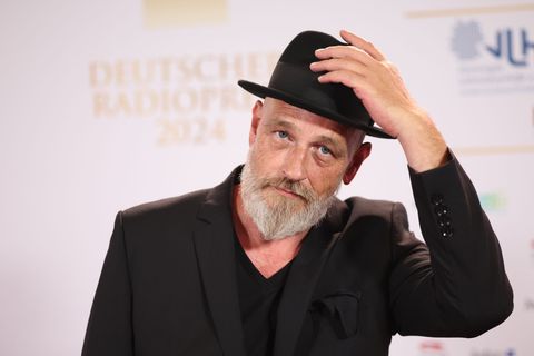 Torsten Sträter nennt Grund für abesagte Auftritte: Er hat eine Tumorerkrankung. (Archivbild) Foto: Christian Charisius/dpa