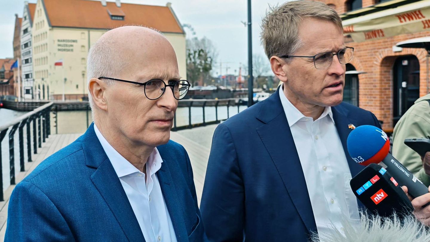 Günther und Tschentscher wollen die Kooperationen der Häfen im Ostseeraum in Sicherheitsfrage voranbringen. Foto: Martin Fischer