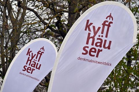 Das neue Besucherzentrum des Kyffhäuser-Denkmals soll im Herbst eingeweiht werden. Foto: Martin Schutt/dpa