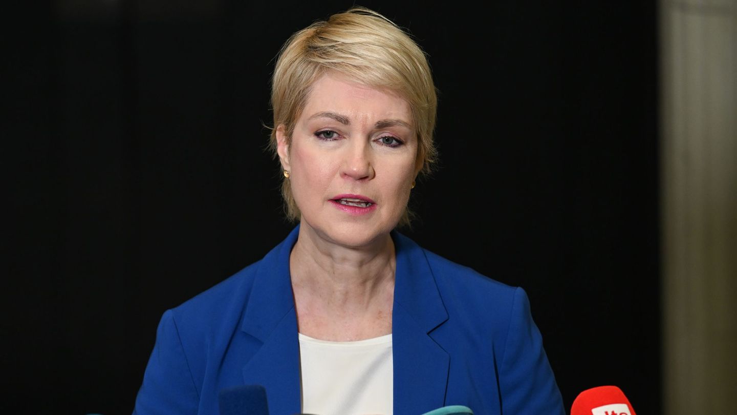 Mecklenburg-Vorpommern wolle eine rasche Entlastung der Kunden an der Tankstelle, sagte Ministerpräsidentin Manuela Schwesig (SP