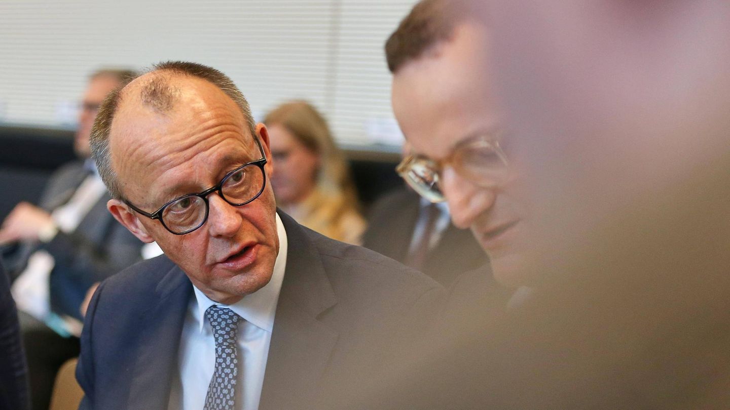 Kanzler Friedrich Merz und Unions-Fraktionschef Jens Spahn